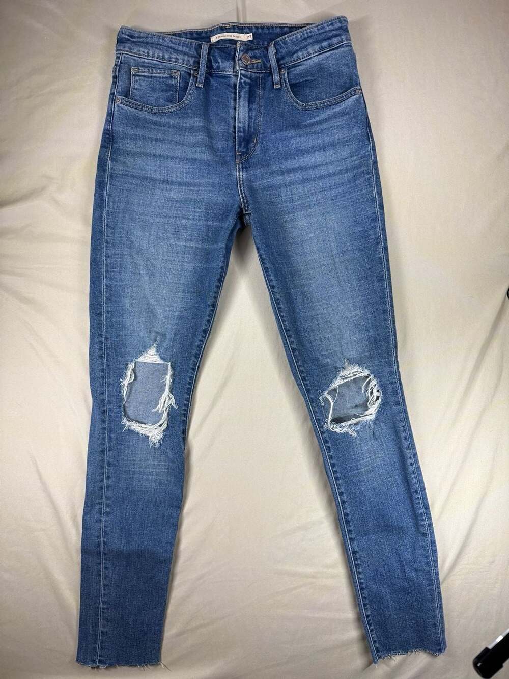 Levi's 721 High Rise Skinny Jeans Size 27 Blue Distressed